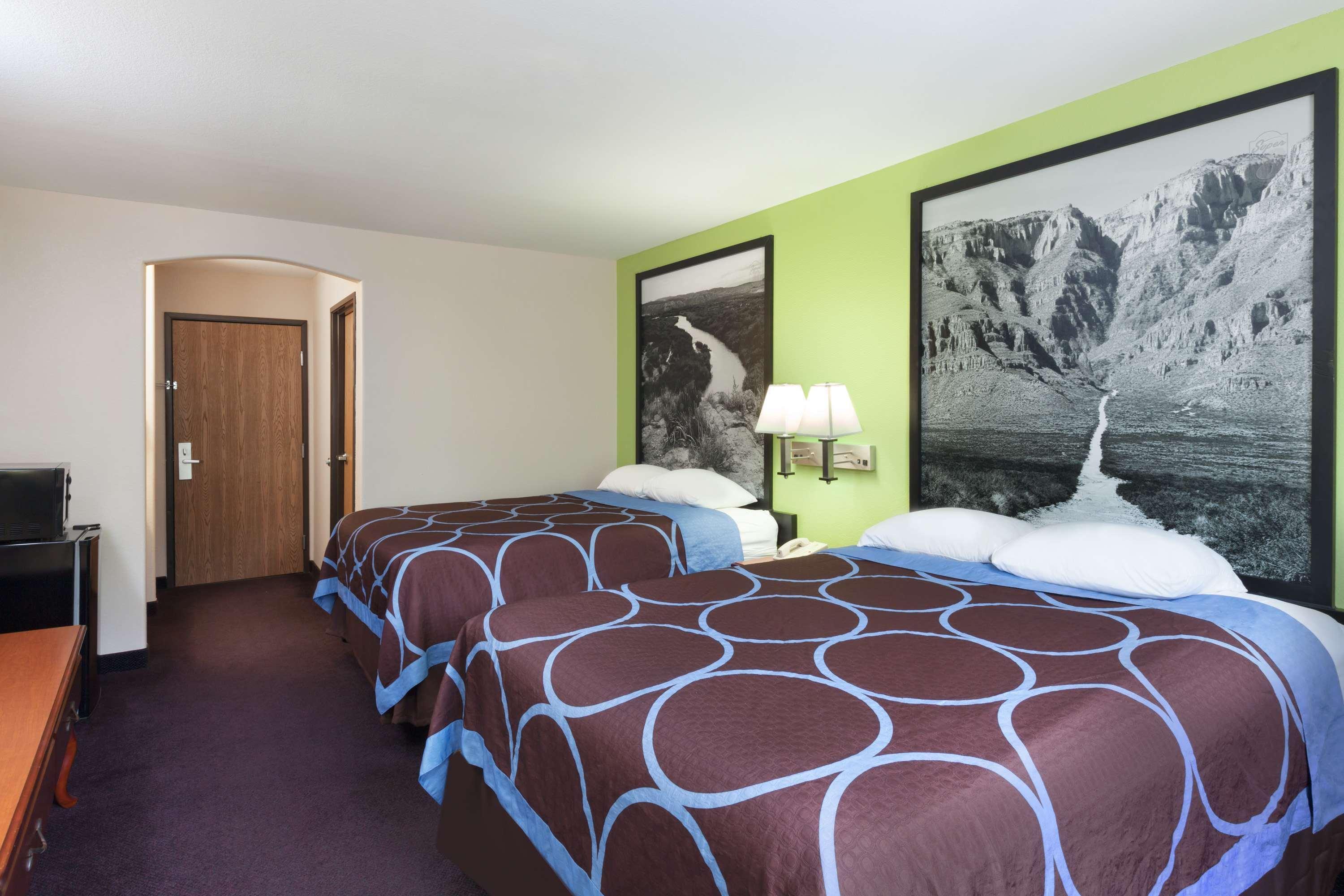 Super 8 By Wyndham Huntsville Exterior foto